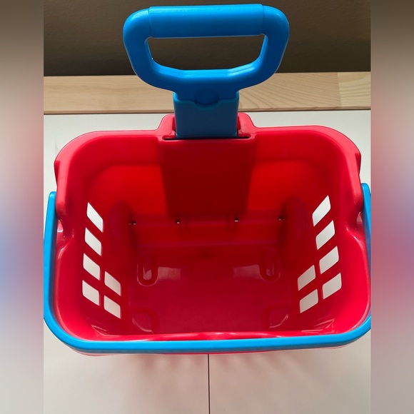 Melissa and Doug Fill and Roll Grocery Basket - Picture 2 of 5